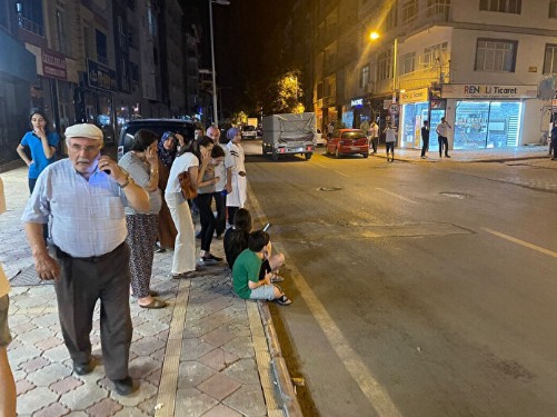 Malatya'da korkutan deprem: AFAD büyüklüğü 5.3 olarak açıkladı